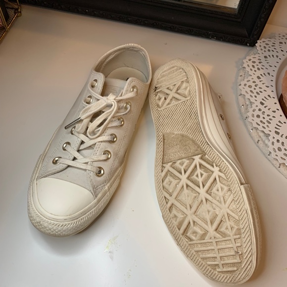 Cream Leather Converse - Picture 2 of 3